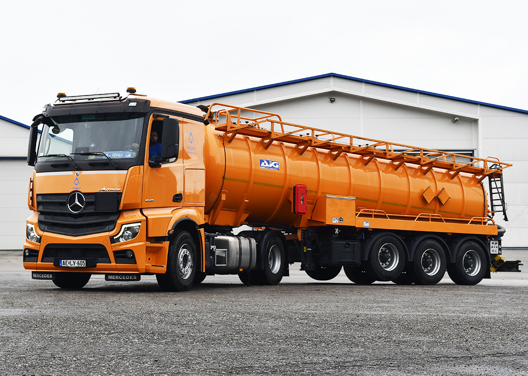 Veszélyes hulladék szállítás.